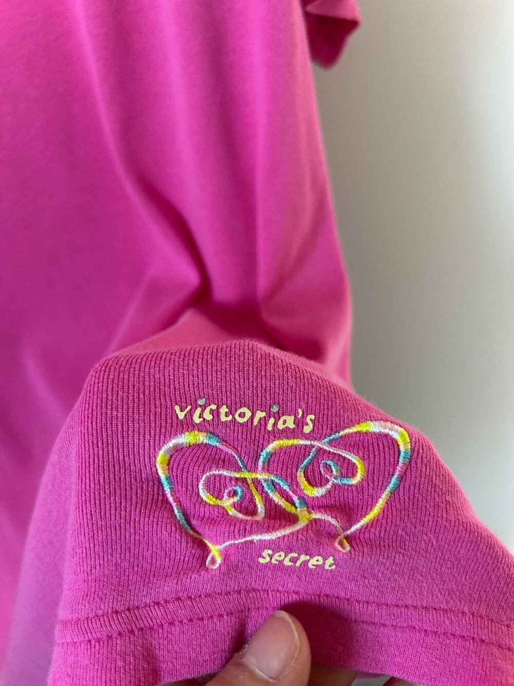 Victoria’s Secret Y2K Hot Pink Embroidered Logo Scoop Neck Tee M